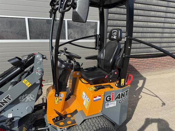 Grote foto giant g1200 minishovel nieuw gazonbanden 399 lease agrarisch shovels