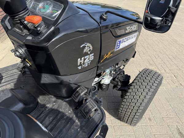 Grote foto solis 26 hst minitractor nieuw black edition hoge gazonbanden agrarisch tractoren