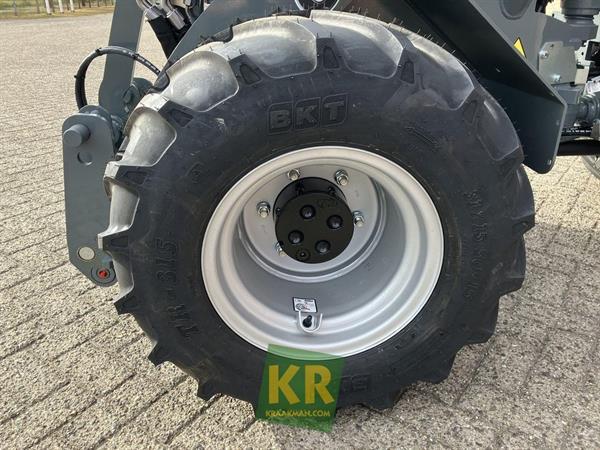 Grote foto giant g2700 hd 696921 agrarisch akkerbouw