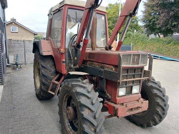 Grote foto international 844xl met voorlader en luchtremmen agrarisch tractoren