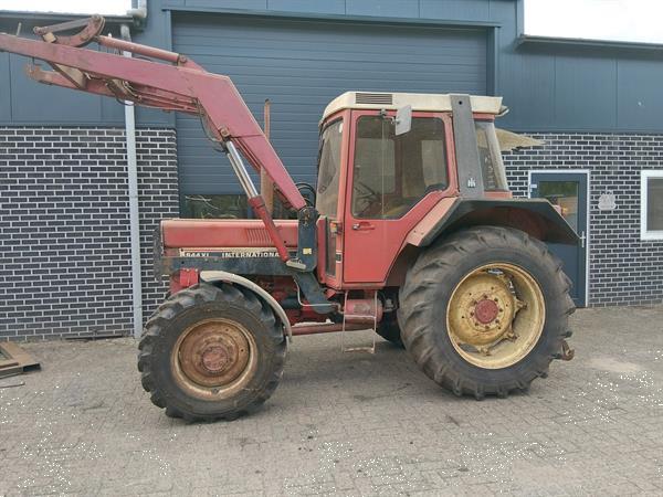 Grote foto international 844xl met voorlader en luchtremmen agrarisch tractoren