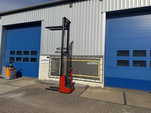 Grote foto vs 22332 elektrische compacte stapelaar linde l 12 3.324mm doe het zelf en verbouw hefwerktuigen