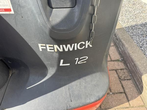 Grote foto vs 22332 elektrische compacte stapelaar linde l 12 3.324mm doe het zelf en verbouw hefwerktuigen