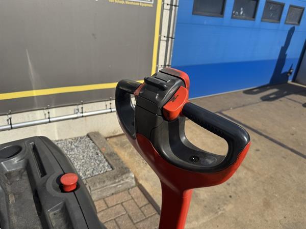 Grote foto vs 22332 elektrische compacte stapelaar linde l 12 3.324mm doe het zelf en verbouw hefwerktuigen