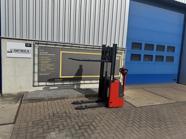 Grote foto vs 22331 elektrische compacte stapelaar linde. l10b 1.462mm doe het zelf en verbouw hefwerktuigen