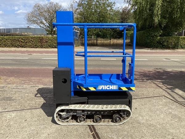 Grote foto gebruikte masthoogwerker op rups aichi rm04b doe het zelf en verbouw hoogwerkers