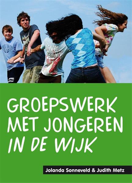 Grote foto groepswerk met jongeren in de wijk boeken politiek en maatschappij