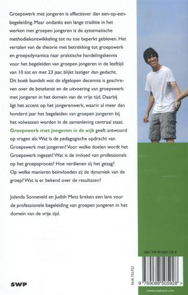 Grote foto groepswerk met jongeren in de wijk boeken politiek en maatschappij