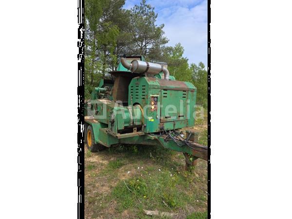 Grote foto morbark typhoon shredder met caterpillar motor doe het zelf en verbouw ijzerwaren en bevestigingsmiddelen