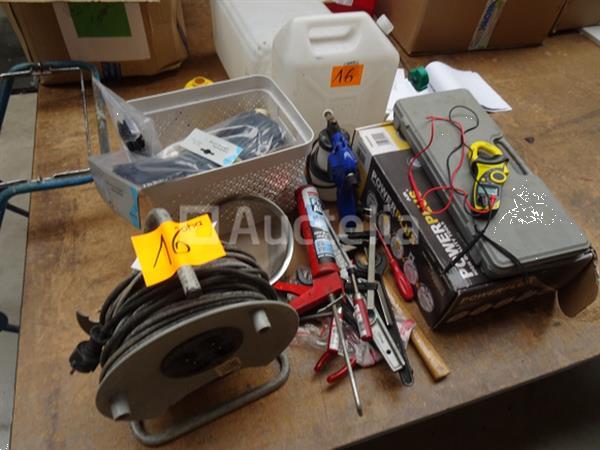 Grote foto diverse hulpmiddelen doe het zelf en verbouw hefwerktuigen