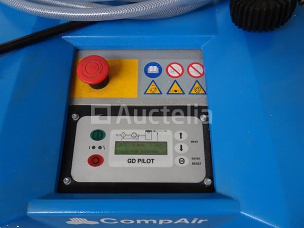 Grote foto compair l11 gd pilot compressor met toebehoren bouwjaar 2002 met tank doe het zelf en verbouw hefwerktuigen