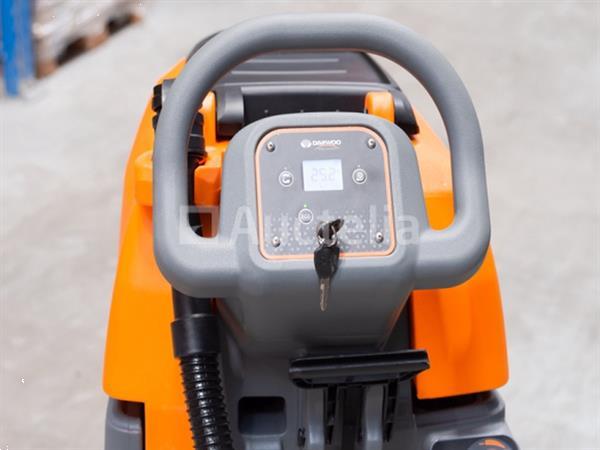 Grote foto daewoo dafl50a schrobmachine doe het zelf en verbouw hefwerktuigen