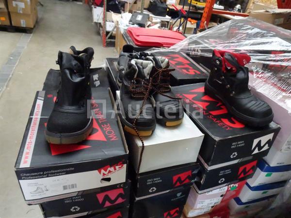 Grote foto set veiligheidsschoenen doe het zelf en verbouw hefwerktuigen