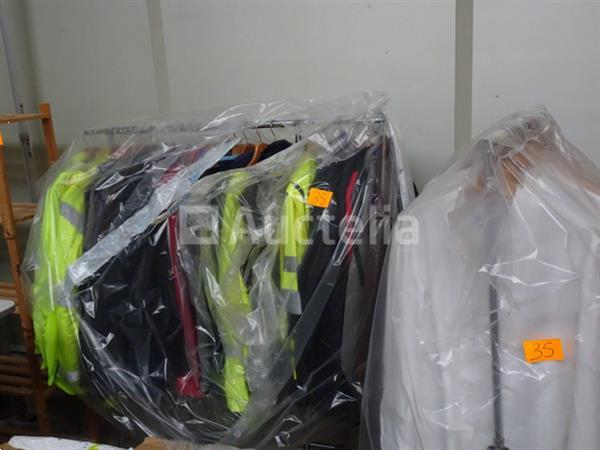 Grote foto diverse horecakleding 40 dozen en 3 stangen doe het zelf en verbouw hefwerktuigen