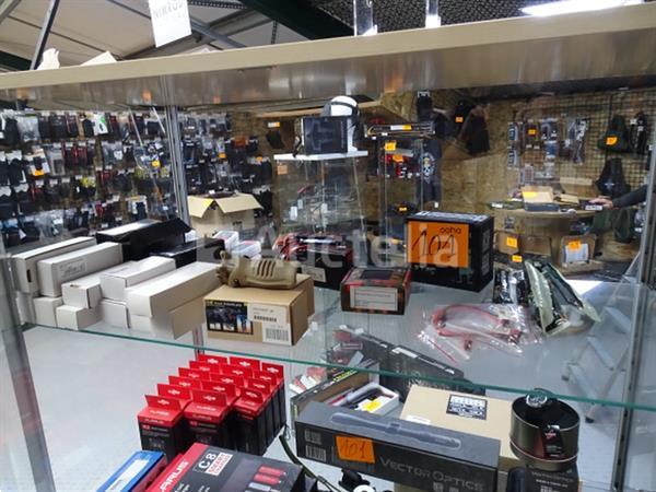 Grote foto inhoud van de vitrine doe het zelf en verbouw hefwerktuigen