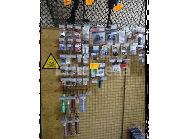 Grote foto set van diverse airsoft accessoires doe het zelf en verbouw hefwerktuigen
