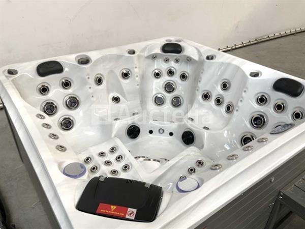 Grote foto jacuzzi london nordic insulation doe het zelf en verbouw hefwerktuigen