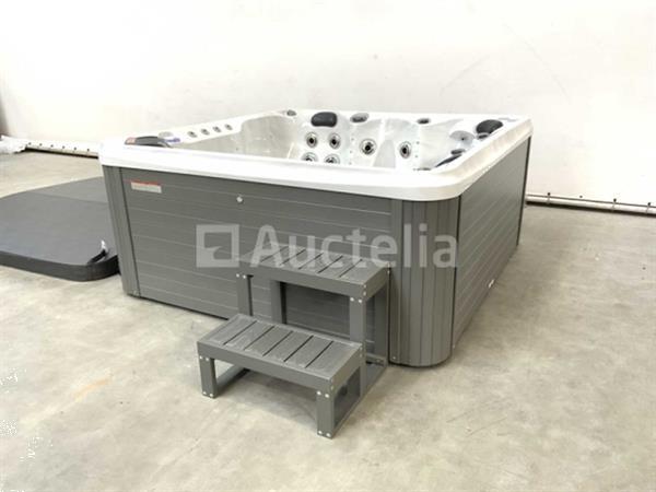 Grote foto jacuzzi london nordic insulation doe het zelf en verbouw hefwerktuigen