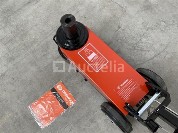 Grote foto daewoo 80t. dahj garage krik doe het zelf en verbouw hefwerktuigen