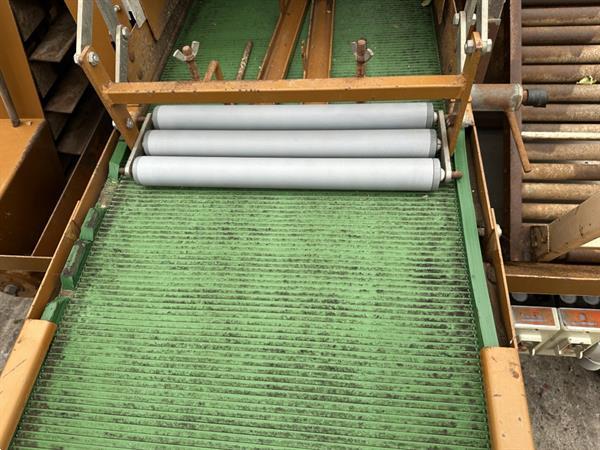 Grote foto javo rotofill trayvulmachine met rollenbaan agrarisch tuinbouw