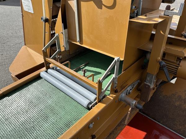 Grote foto javo rotofill trayvulmachine met rollenbaan agrarisch tuinbouw