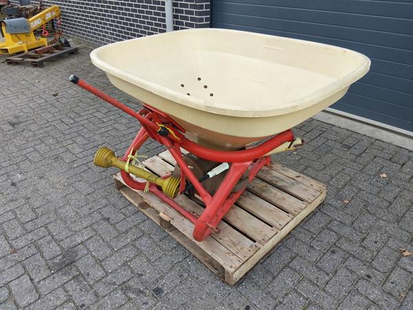 Grote foto vicon kunstmeststrooier pendelstrooier agrarisch kunstmestrooiers