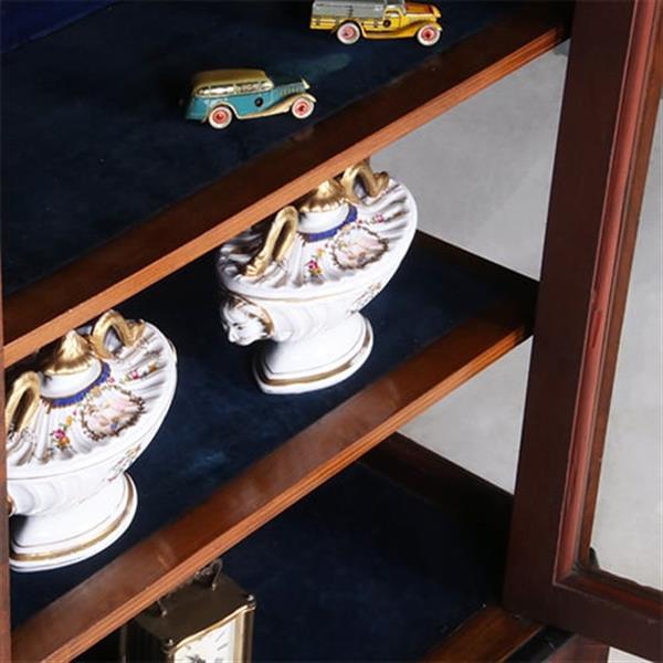 Grote foto lage eendeurs vitrinekast met aan drie zijde glas en bronzen details no.322155 antiek en kunst stoelen en banken
