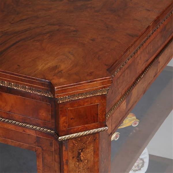 Grote foto lage eendeurs vitrinekast met aan drie zijde glas en bronzen details no.322155 antiek en kunst stoelen en banken