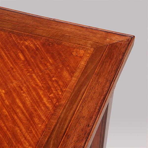 Grote foto satijnhouten louis seize werktafeltje of schrijftafeltje met brede lade en fijn ingelegde details antiek en kunst stoelen en banken