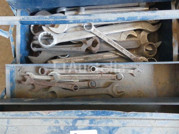 Grote foto gereedschapskist met inhoud kunststof gereedschapsbak met inhoud doe het zelf en verbouw gereedschappen en machines