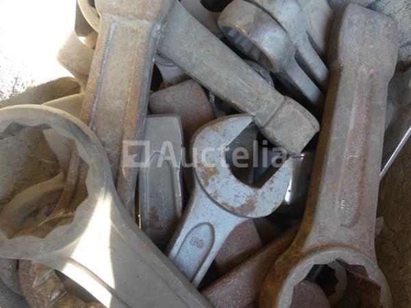 Grote foto opvallende sleutels doe het zelf en verbouw gereedschappen en machines