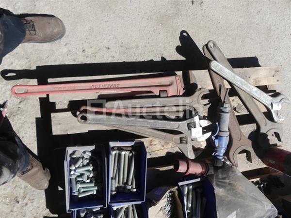 Grote foto zware moersleutels en tangen doe het zelf en verbouw gereedschappen en machines