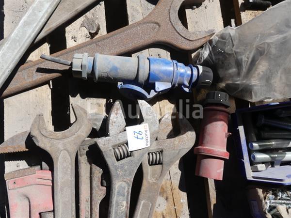 Grote foto zware moersleutels en tangen doe het zelf en verbouw gereedschappen en machines