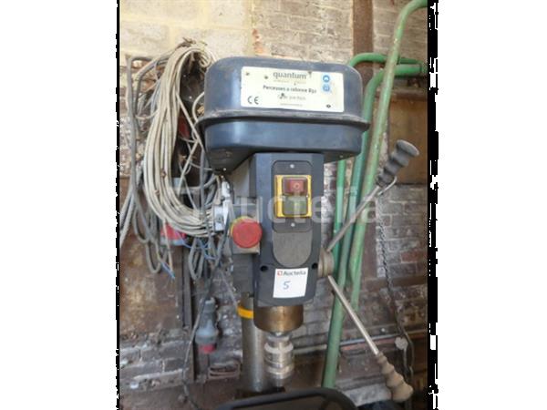 Grote foto quantum b32 kolomboormachine doe het zelf en verbouw ijzerwaren en bevestigingsmiddelen