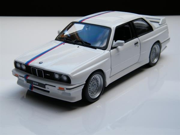 Grote foto schaalmodel auto bmw m3 e30 bburago 1 24 hobby en vrije tijd 1 24
