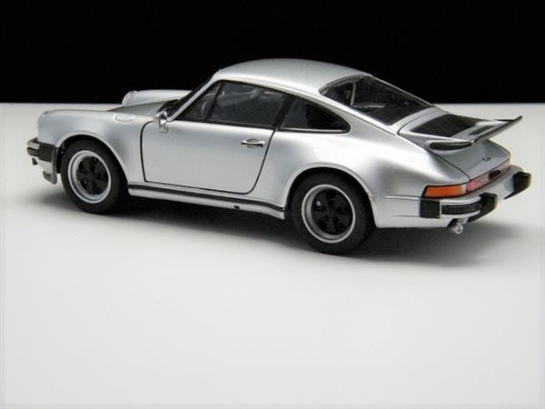 Grote foto porsche turbo 911 3.0 modelauto welly 1 24 hobby en vrije tijd 1 24