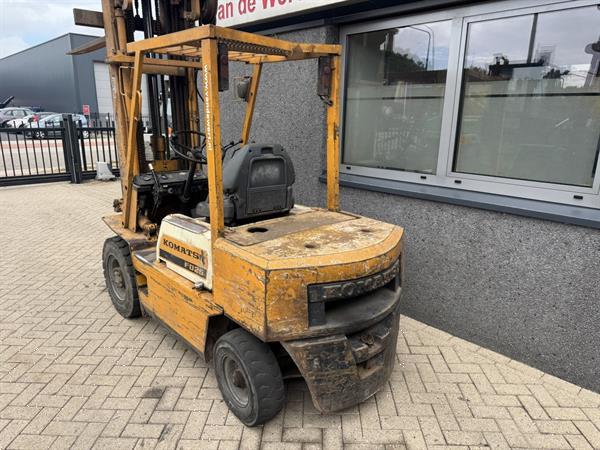 Grote foto komatsu fd25 8 triplo 600 freelift 3e functie isuzu diesel agrarisch heftrucks