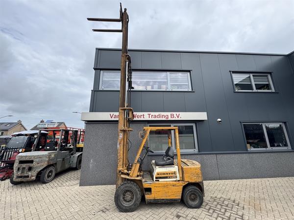 Grote foto komatsu fd25 8 triplo 600 freelift 3e functie isuzu diesel agrarisch heftrucks