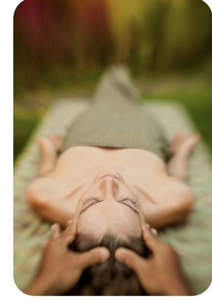 Grote foto zachte braziliaanse warme handen diensten en vakmensen masseurs en massagesalons