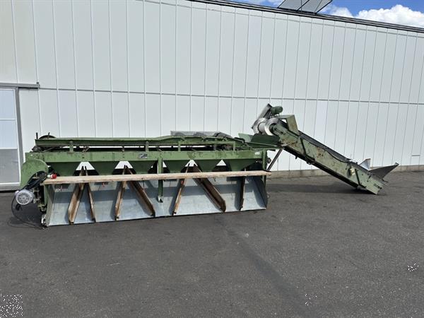 Grote foto herbort kettingsorteermachine voor wortelen of augurken agrarisch tuinbouw