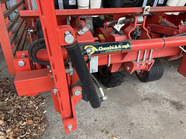 Grote foto checchi magli plantmachine agrarisch zaaimachines