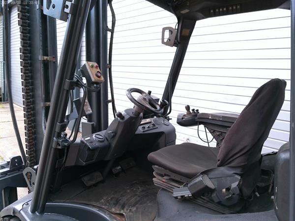 Grote foto linde 5ton diesel vorken versteller agrarisch heftrucks