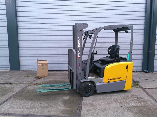 Grote foto jungheinrich nieuw triplo. agrarisch heftrucks
