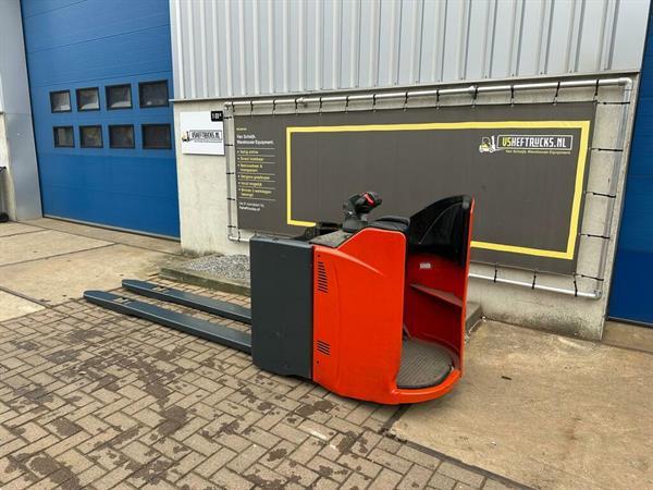 Grote foto vs 22333 elektrische meerijd palletwagen linde lepels 2.300mm doe het zelf en verbouw hefwerktuigen