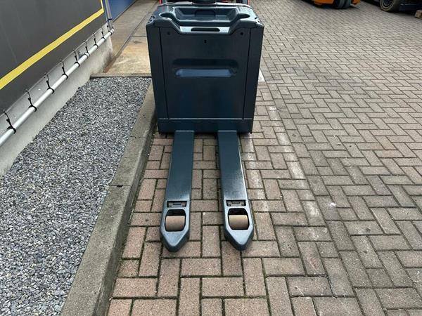 Grote foto vs 22339 elektrische meerijd palletwagen linde t 20 sp doe het zelf en verbouw hefwerktuigen