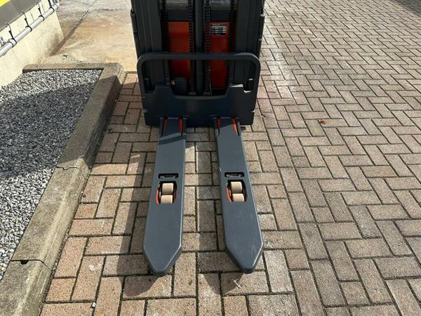Grote foto vs 22346 elektrische triplex stapelaar linde l 14 i initi le lift doe het zelf en verbouw hefwerktuigen