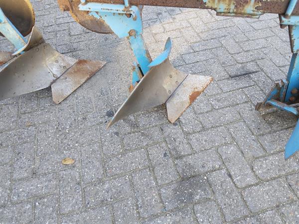 Grote foto lemken glimmer 6 schaar eco ploeg stoppelploeg agrarisch ploegen