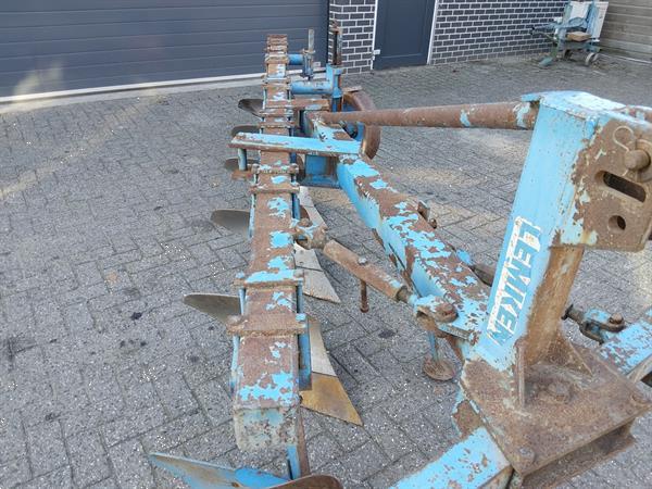 Grote foto lemken glimmer 6 schaar eco ploeg stoppelploeg agrarisch ploegen