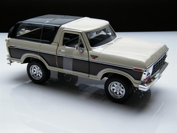 Grote foto modelauto ford bronco hard top 1 24 hobby en vrije tijd 1 24