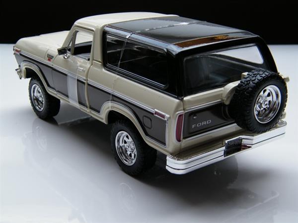 Grote foto modelauto ford bronco hard top 1 24 hobby en vrije tijd 1 24